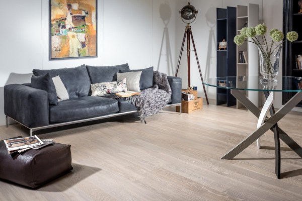 BRUSHED & OILED COLLECTION – White Frost