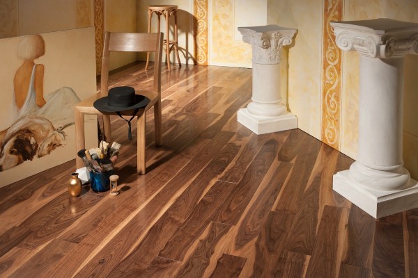 CLASSIC COLLECTION – American Walnut Traditional