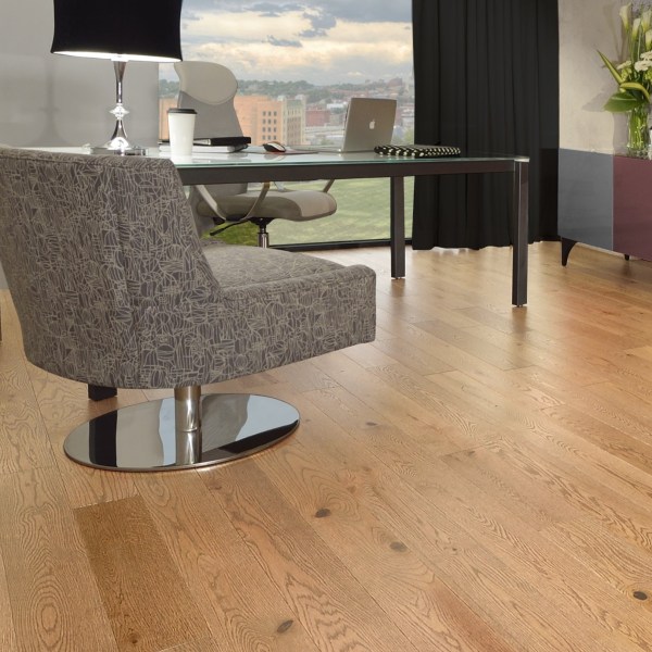ESCAPE COLLECTION – Red Oak Laguna Character Brushed