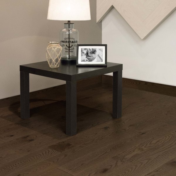 ESCAPE COLLECTION – Red Oak New Haven Character Brushed