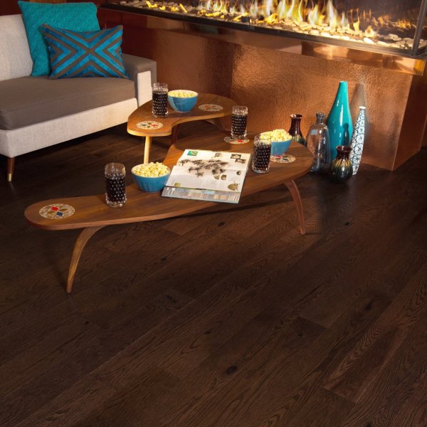 ESCAPE COLLECTION – Red Oak Providence Character Brushed