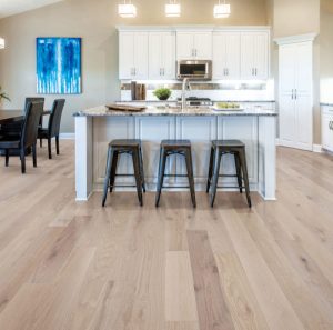 ESSENCE OAK – Warren