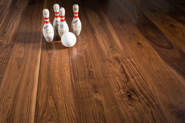WIDE PLANK FLOORING COLLECTION – American Walnut Character